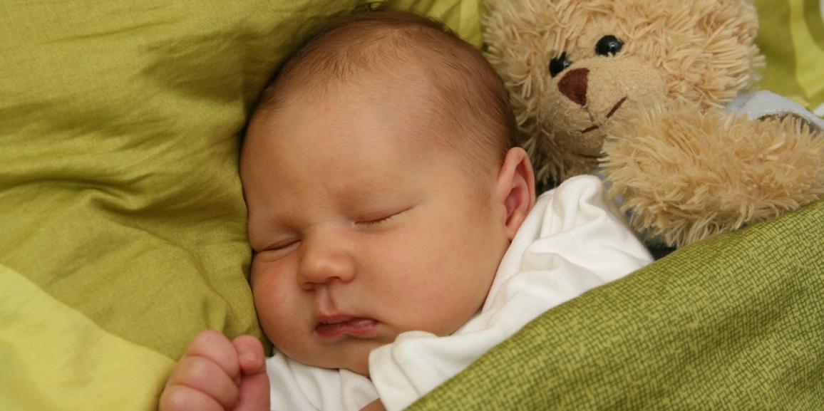 Tipps wie Babys besser durchschlafen
